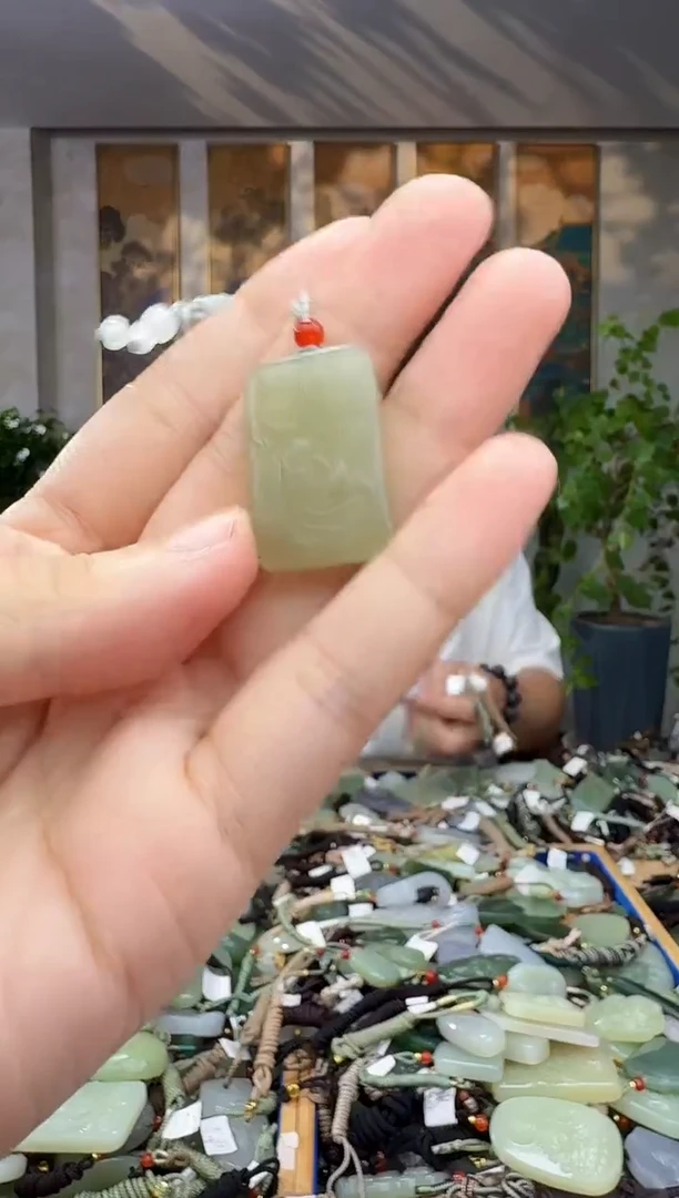 未镶嵌和田玉挂件拍一发一