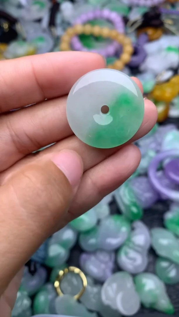 颈饰未镶嵌翡翠缅甸翡翠吊坠