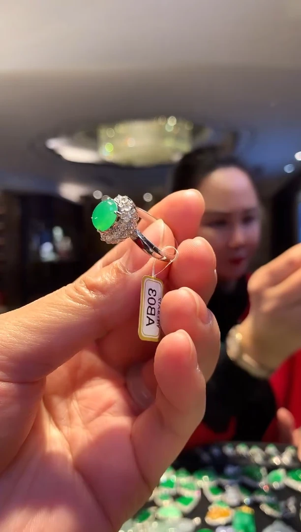 【闪购商品】翡翠戒指18K金镶嵌戒指