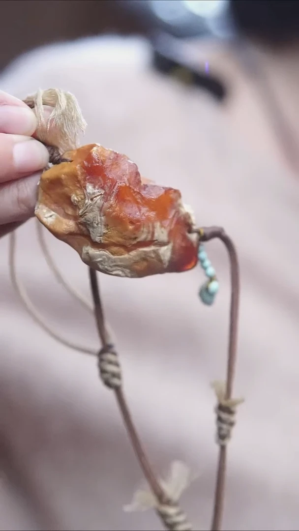琥珀颈饰未镶嵌蜜蜡吊坠