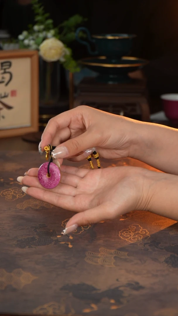 江壶见陶瓷胭脂红平安扣