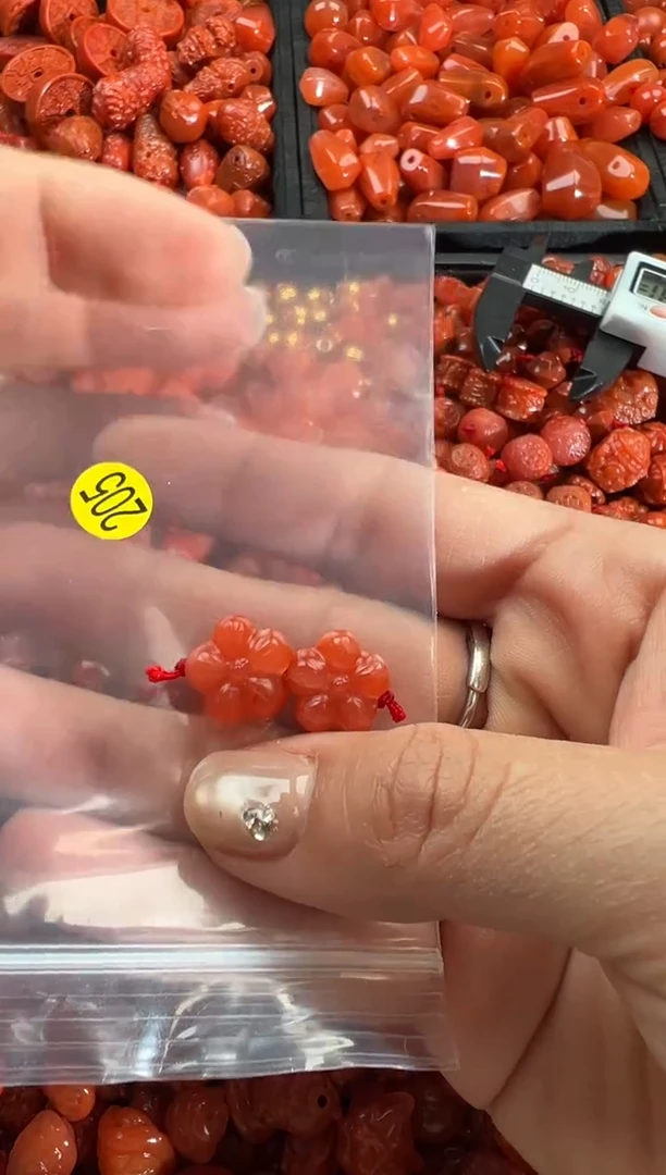 【闪购商品】南红玛瑙颈饰未镶嵌1