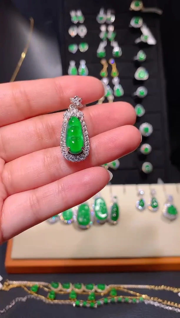 【闪购商品】翡翠颈饰银S925镶嵌多样性