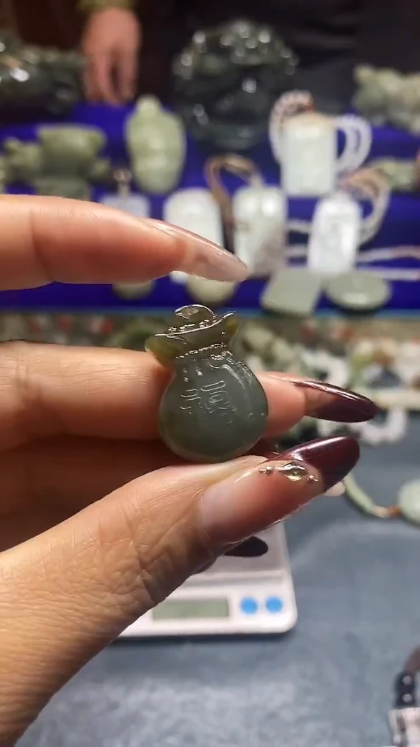 颈饰未镶嵌和田玉拍一发一