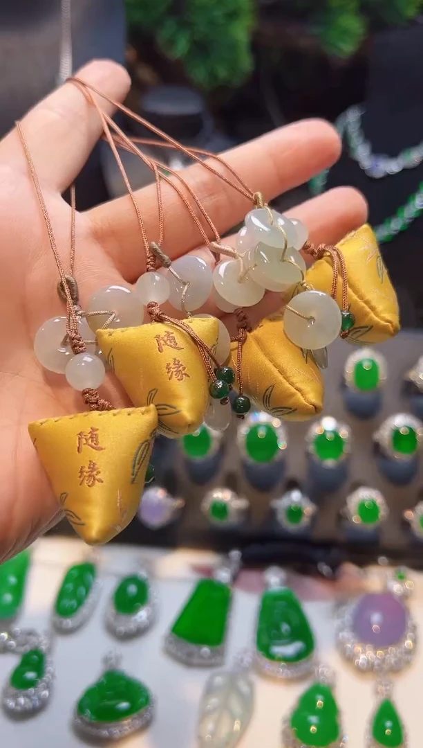 翡翠未镶嵌吊坠(不含链)平安扣包挂多样性发一老郑家手镯