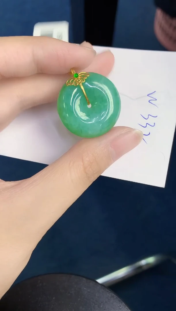 翡翠18K金镶嵌颈饰天然翡翠緬甸A貨