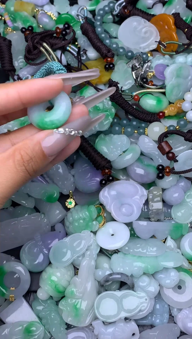 翡翠未镶嵌颈饰天然缅甸翡翠吊坠