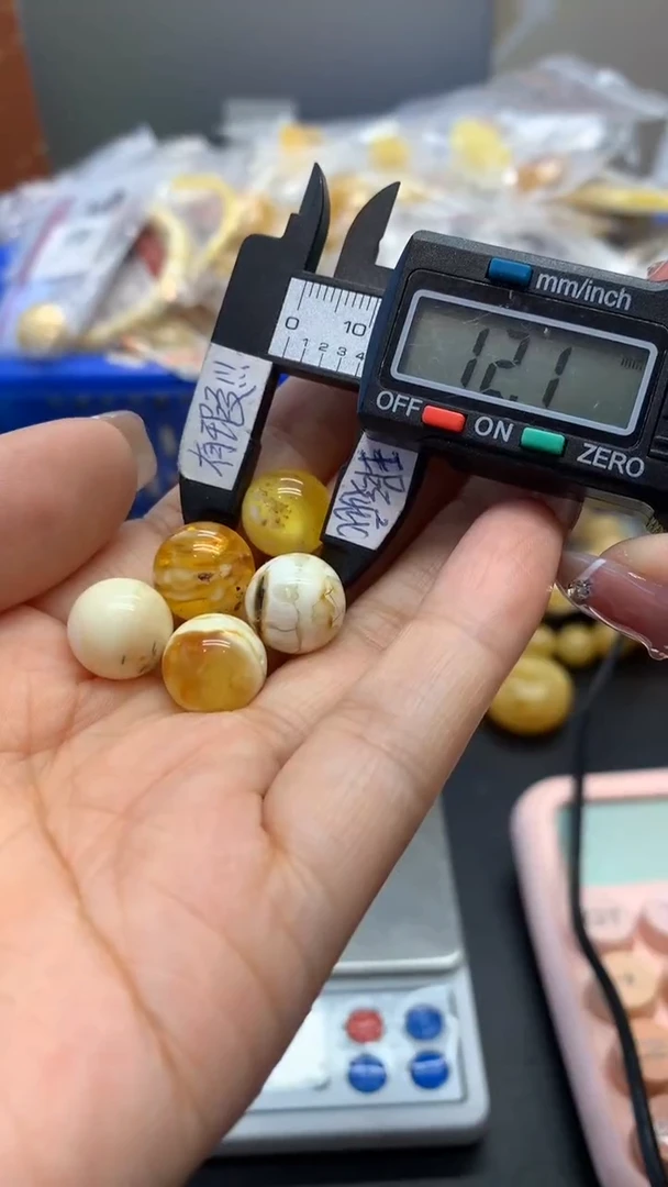 未镶嵌琥珀珠宝奇石2467多样性发其一