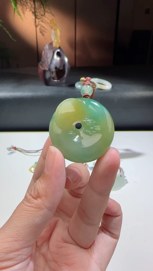 翡翠挂件未镶嵌洋