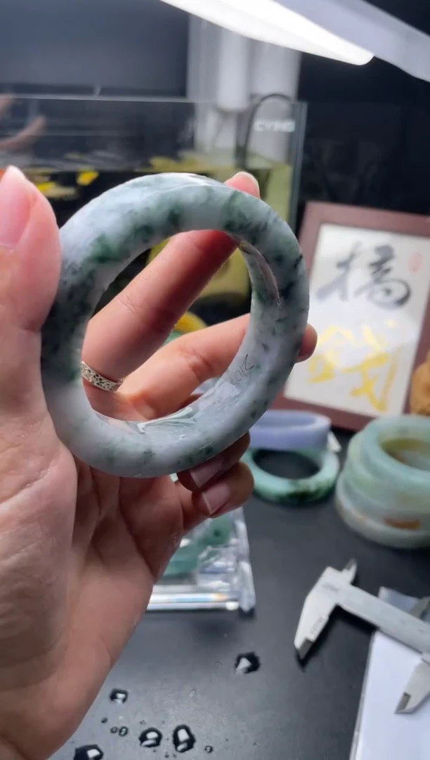 未镶嵌毛胚手镯定制翡翠毛胚定制