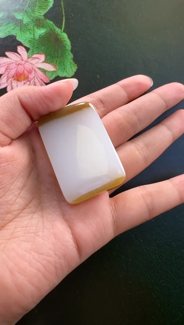 颈饰未镶嵌和田玉吊坠