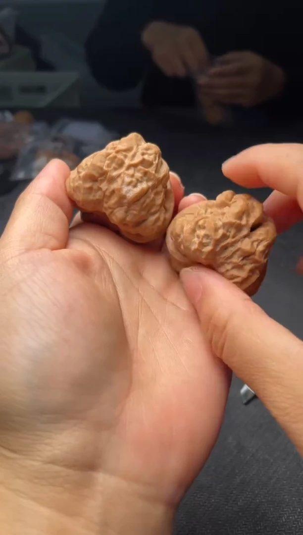 把件文玩核桃W078  蛤蟆头   42