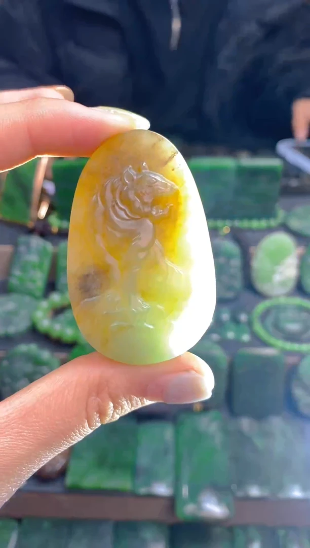 颈饰未镶嵌和田玉1