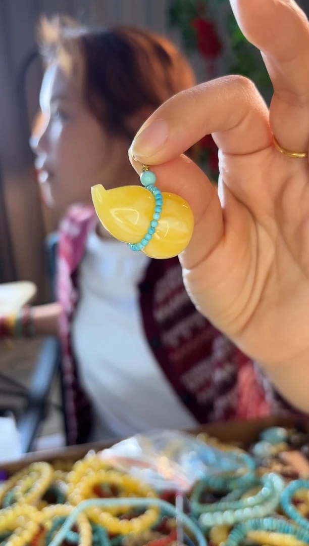 【闪购商品】琥珀颈饰未镶嵌蜜蜡葫芦吊坠