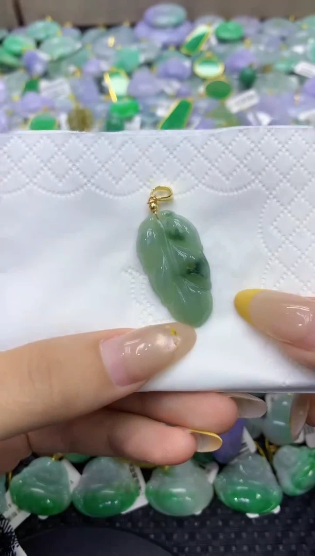 颈饰未镶嵌翡翠天然缅甸翡翠A货