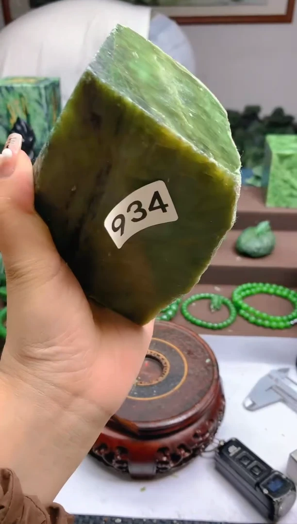 和田玉（碧玉）未镶嵌珠宝半成品934