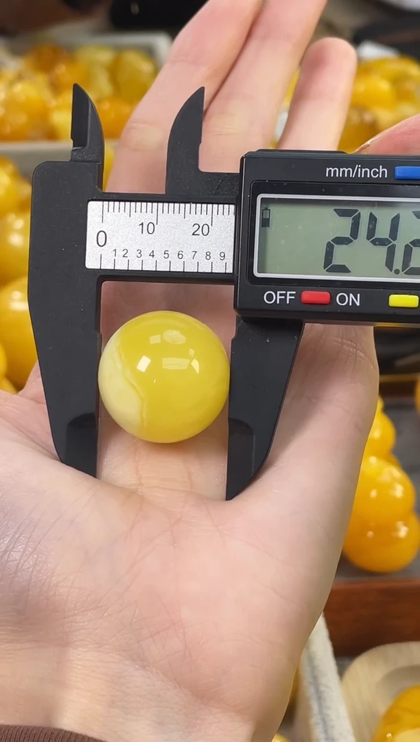 裸石琥珀未镶嵌J96