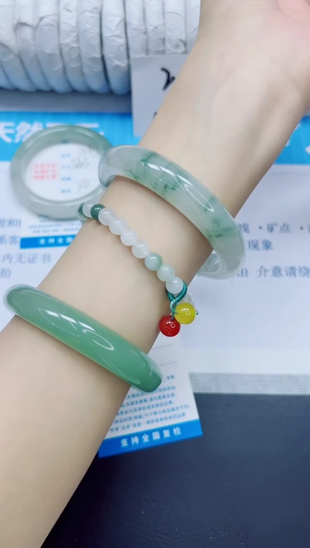 石英质玉手镯未镶嵌107/57.8