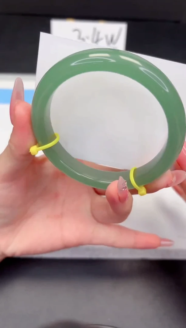 【闪购商品】石英质玉手镯未镶嵌439-60.7