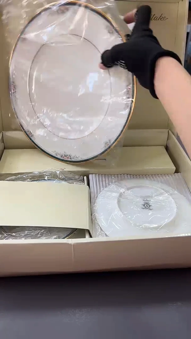 瓷片哈****天瓷片满38包邮，编号：H215
