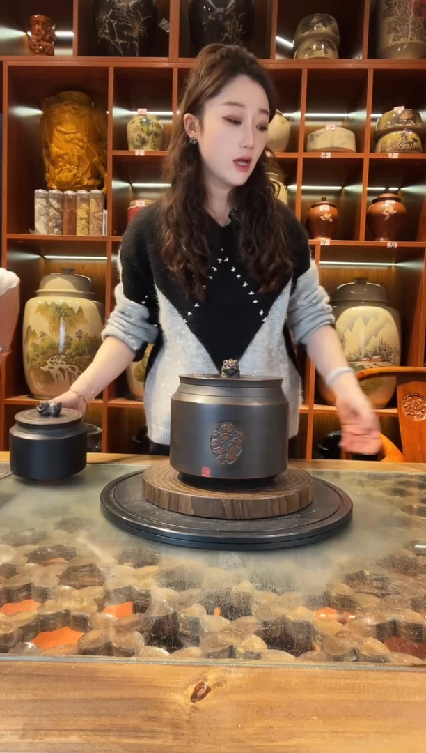 罐云南建水紫陶茶罐