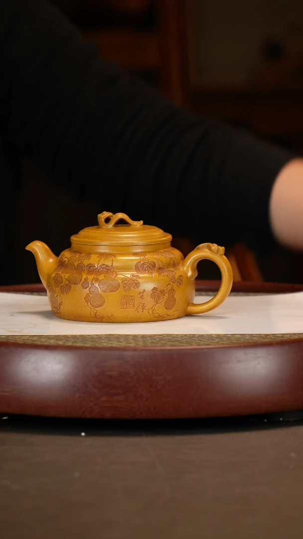 【闪购商品】紫砂茶壶逞心如意+石生+李燕鹰画300c