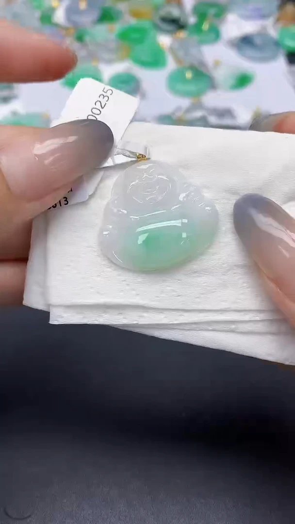 翡翠18K金镶嵌颈饰天然缅甸a货翡翠