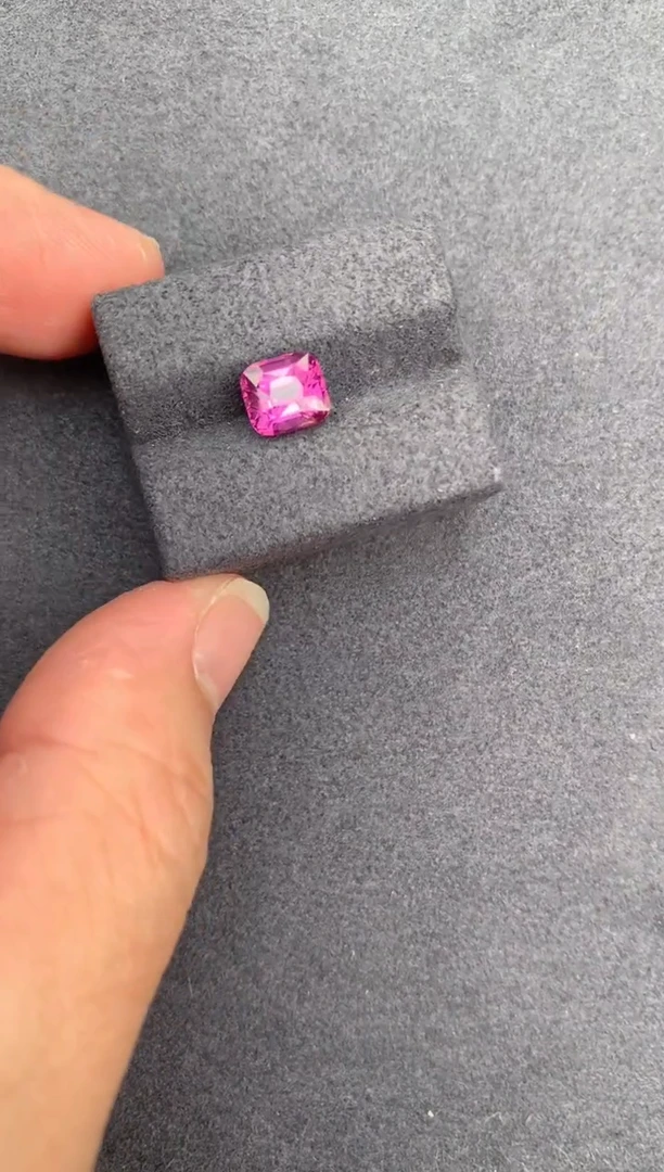 【闪购商品】彩色蓝宝石裸石未镶嵌2ct无烧紫蓝宝