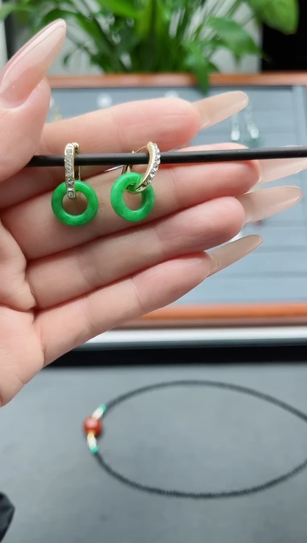 【闪购商品】石英质玉耳饰银S925镀金镶嵌617耳扣