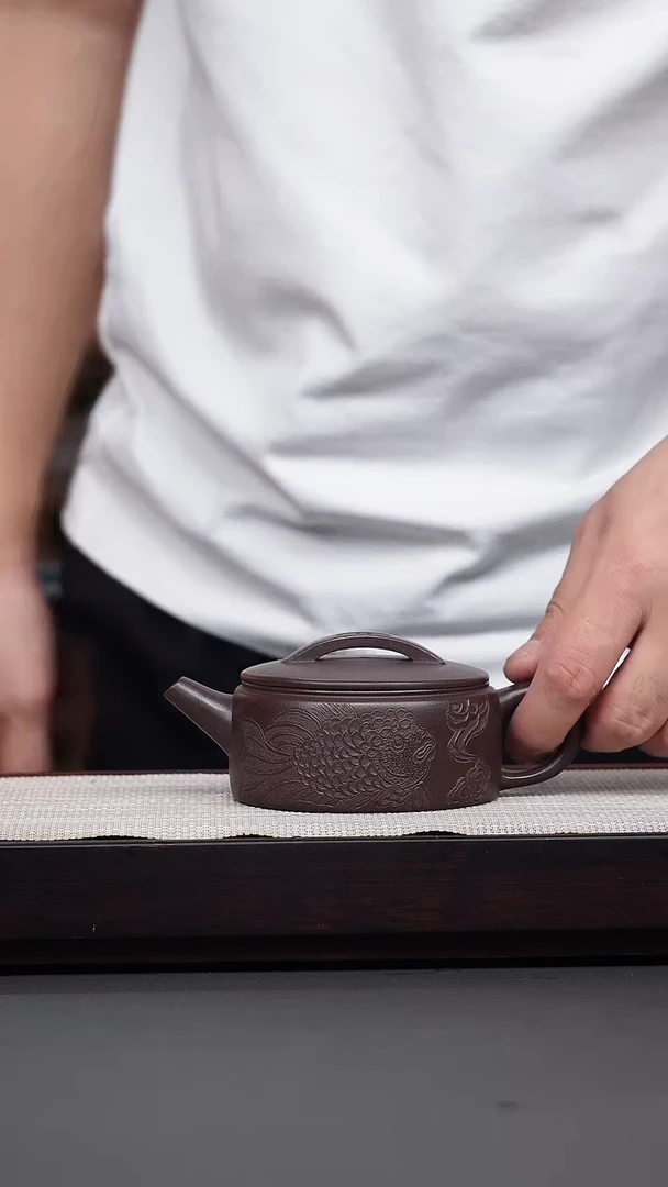 茶壶紫砂老紫泥刻绘大鱼海棠汉瓦