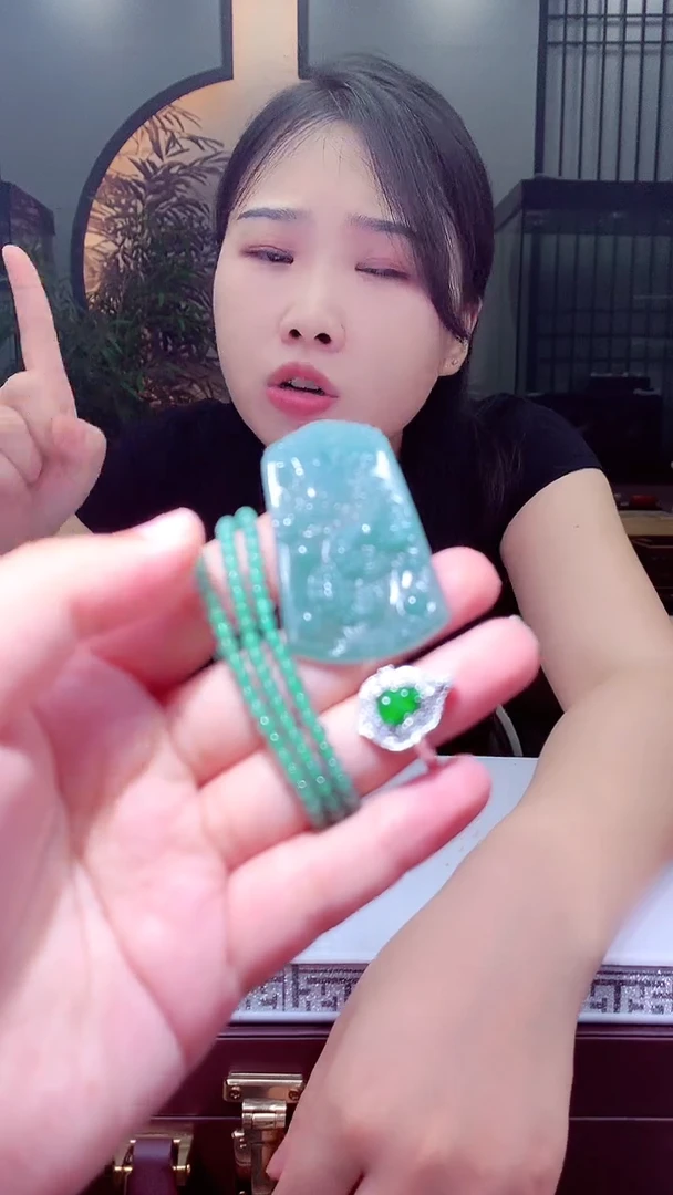 翡翠未镶嵌颈饰天然翡翠(拍一发三）