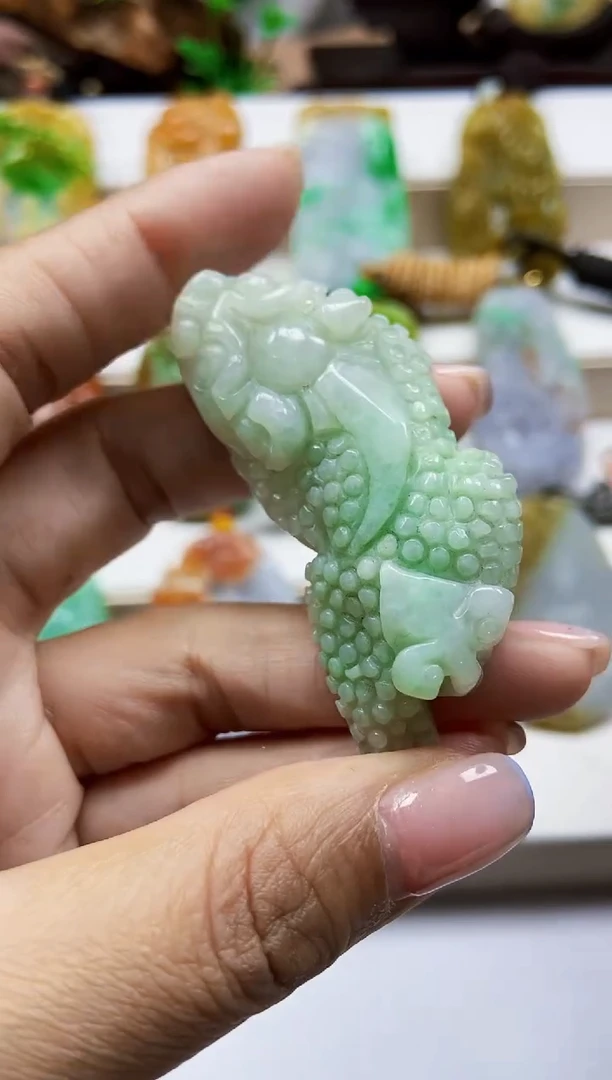 颈饰未镶嵌翡翠翡翠A货