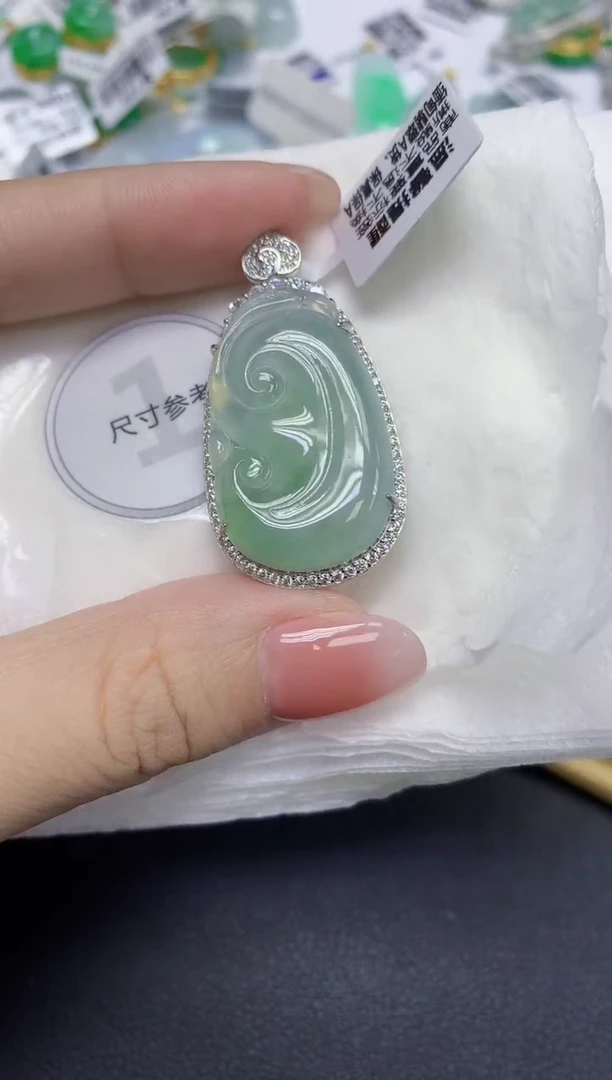 颈饰未镶嵌翡翠天然缅甸翡翠A货多样性发一件