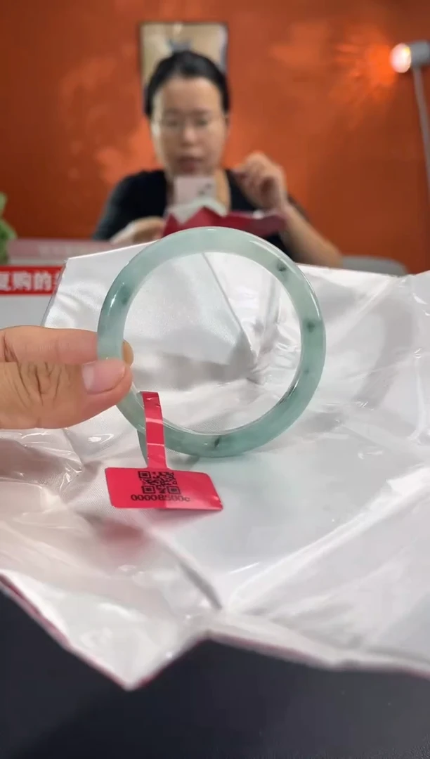 未镶嵌手镯翡翠3        圈口54