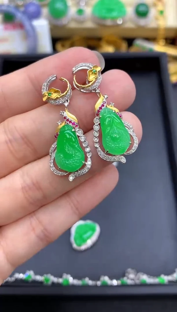 18K金镶嵌翡翠耳饰701-中国好珍宝