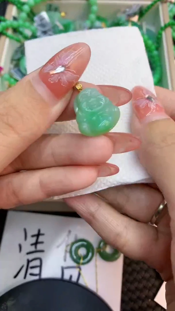 颈饰未镶嵌翡翠1