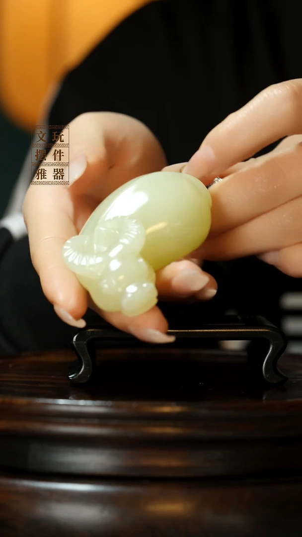 玉《扭转乾坤》手把件摆件