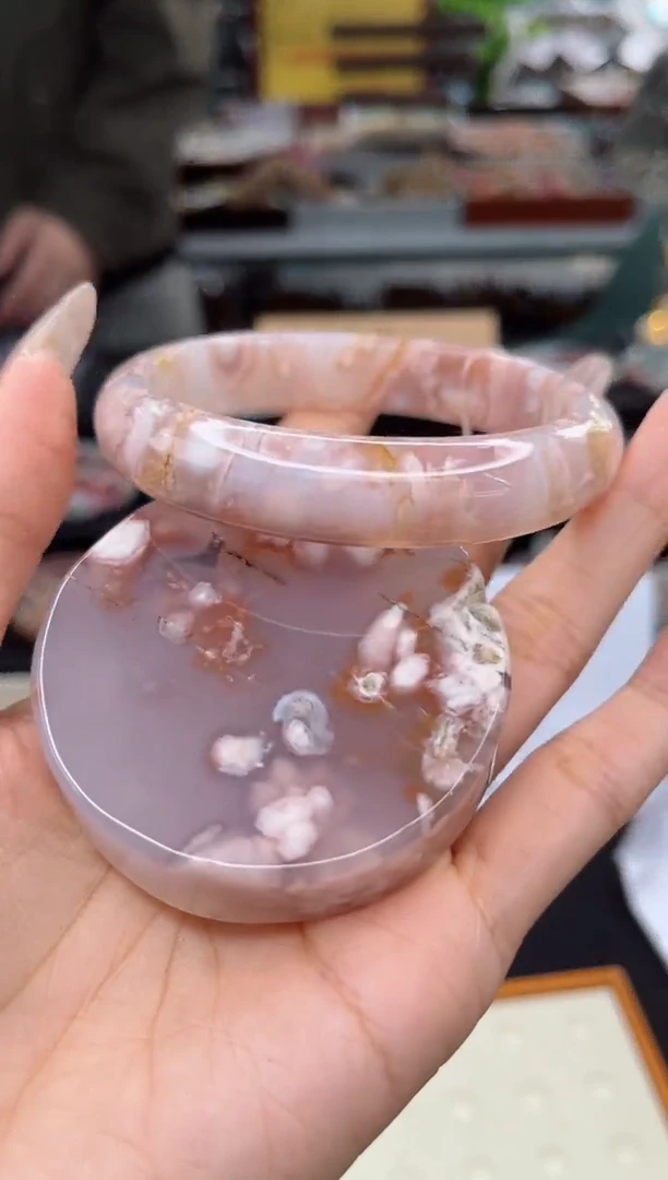 【闪购商品】石英质玉手镯未镶嵌63圈口（赠品镯心）6444121