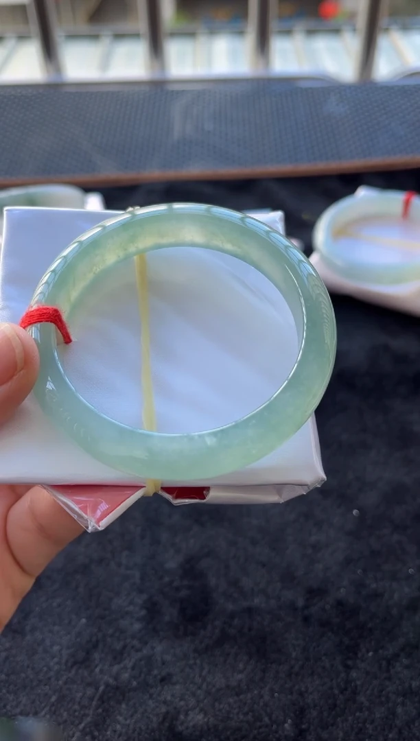 未镶嵌手镯翡翠多人