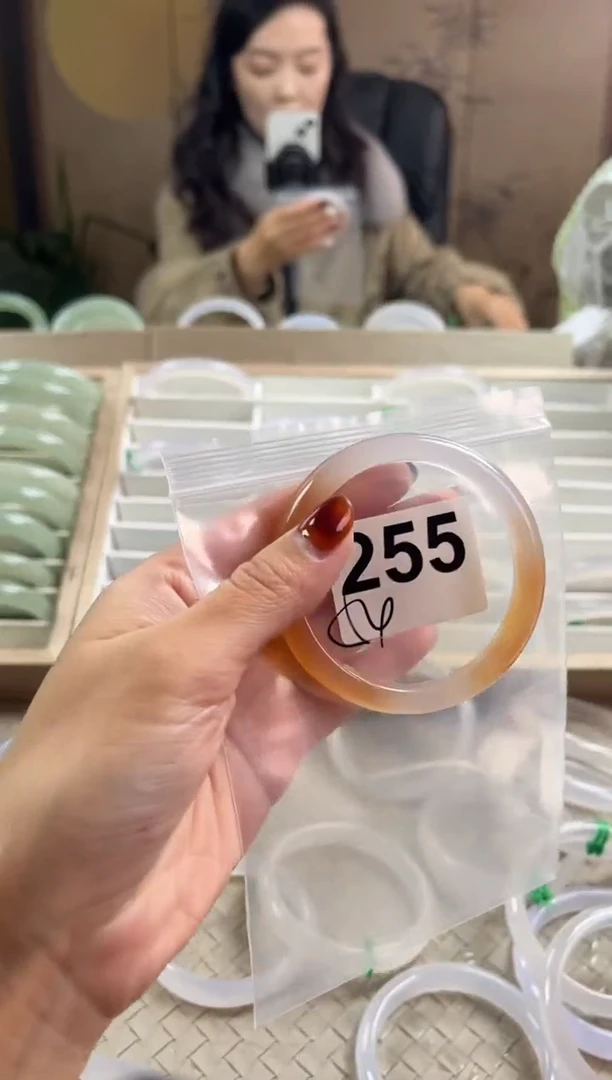 手镯玛瑙/玉髓未镶嵌255