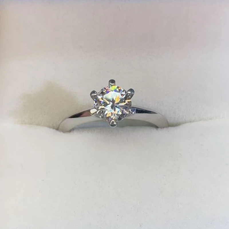 【Vivia】甄选 经典T六爪戒指1.0CT