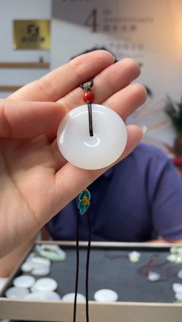 和田玉未镶嵌颈饰平安扣吊坠随机发一件