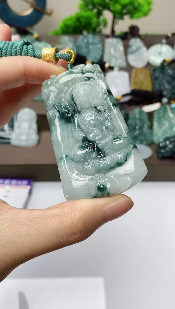 翡翠未镶嵌颈饰