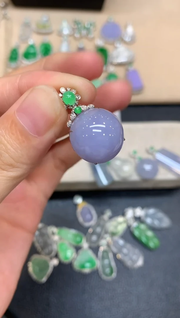 颈饰18K金镶嵌翡翠蛋面【无服务费