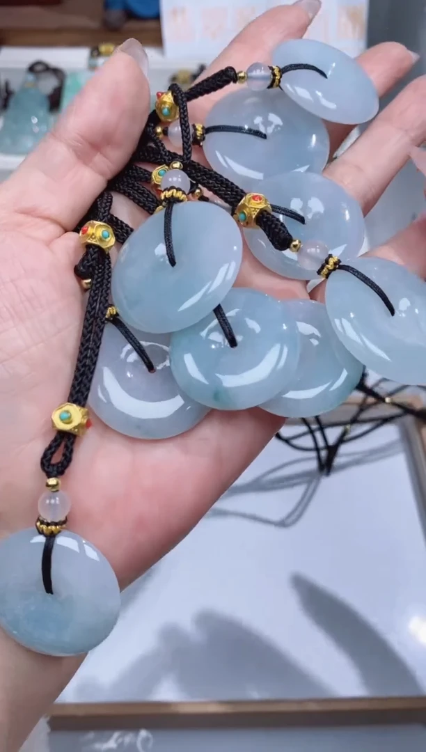 颈饰未镶嵌翡翠吊坠团购多样性发一件