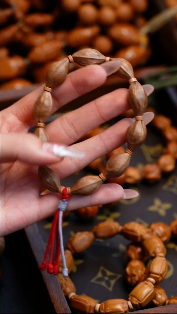 【闪购商品】橄榄核吊坠苏工橄榄核