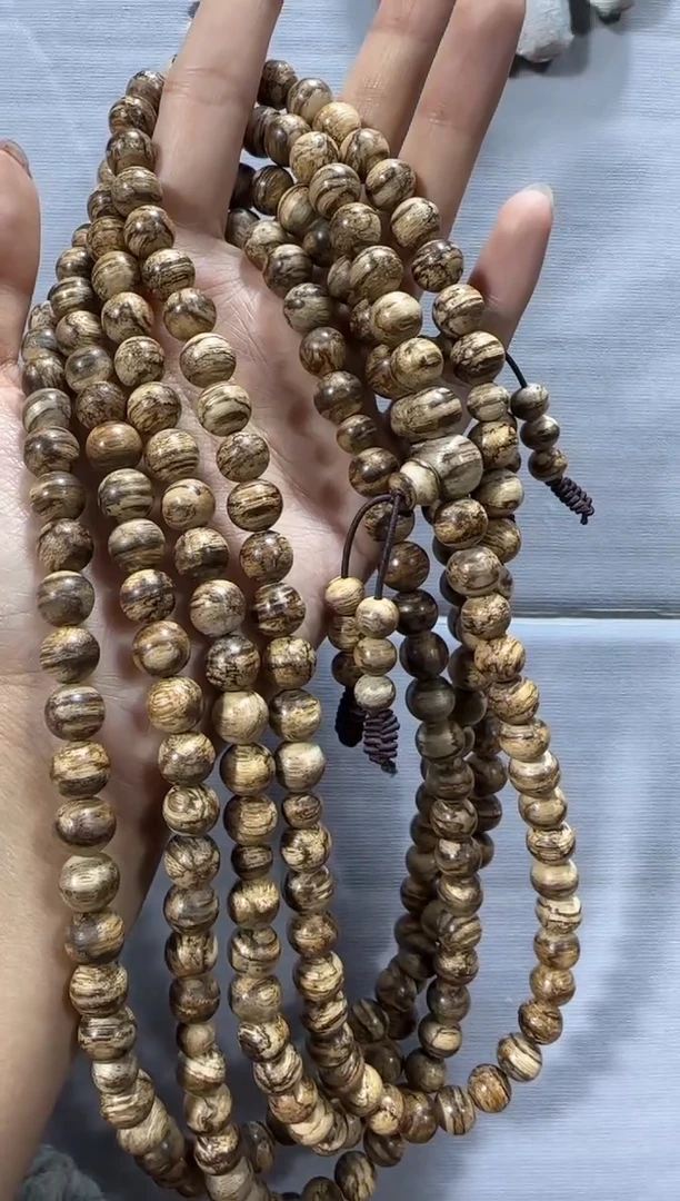 【闪购商品】沉香手串P42蚁漏料0.8多圈多样性发货发其一