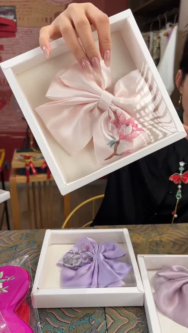 【闪购商品】刺绣苏绣桑蚕丝手工绣刺绣弹簧夹