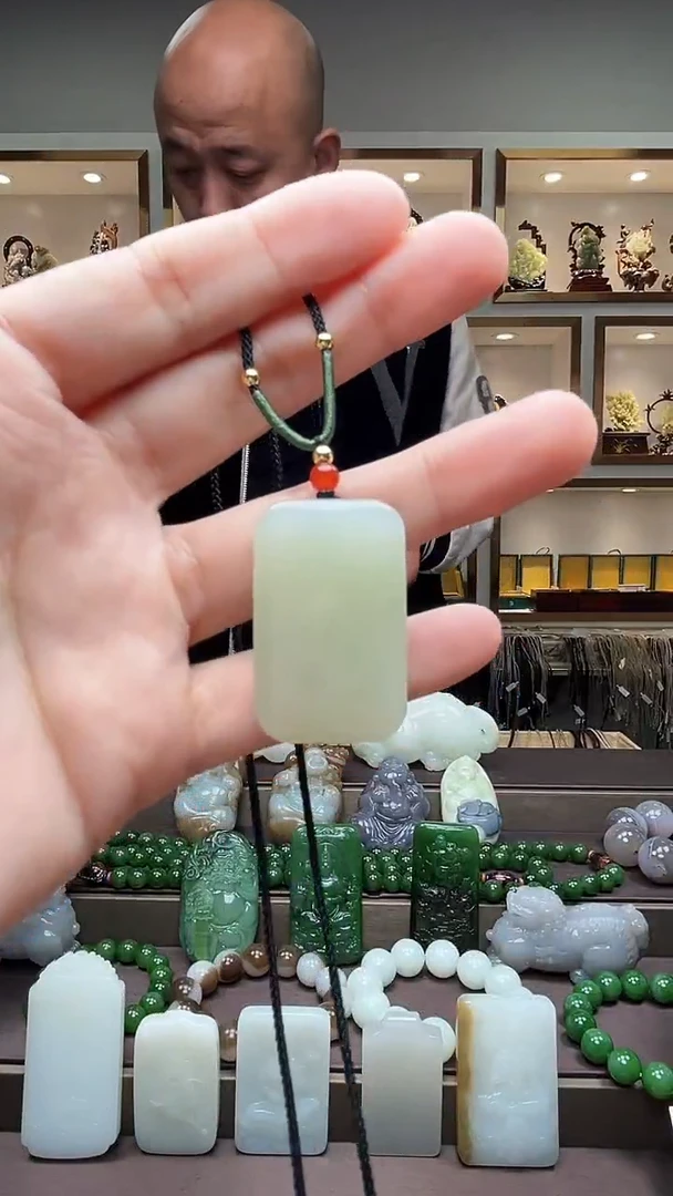 【闪购商品】和田玉颈饰未镶嵌苏