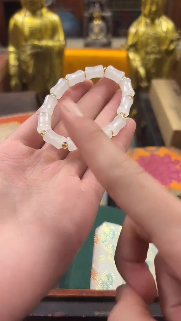 颈饰未镶嵌和田玉..................